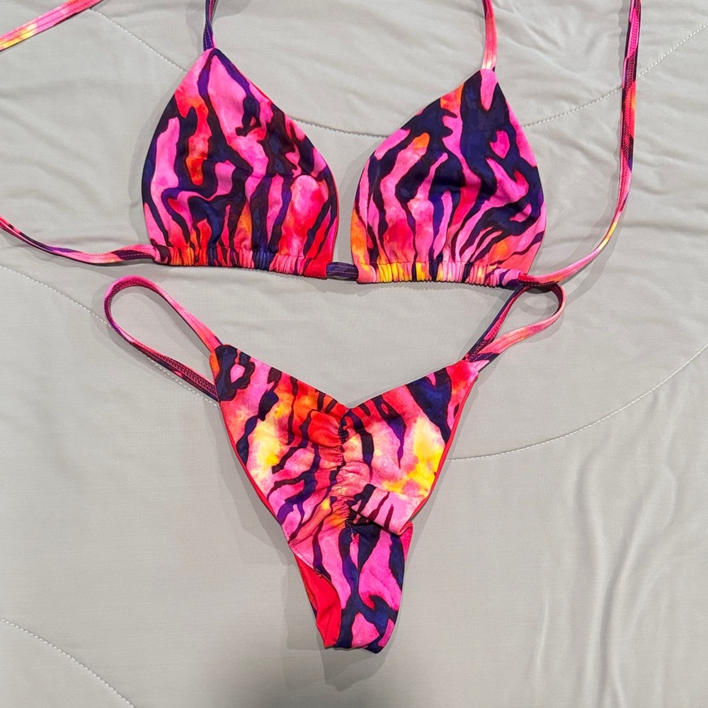 Vibrant Pink and Purple Bathingsuit  Top + cheeky scrunch bottoms